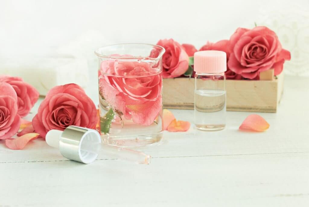 Benefits of rose water for skin lightening